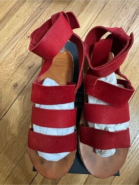 Red Suede Strappy Flat Sandals Sz 40